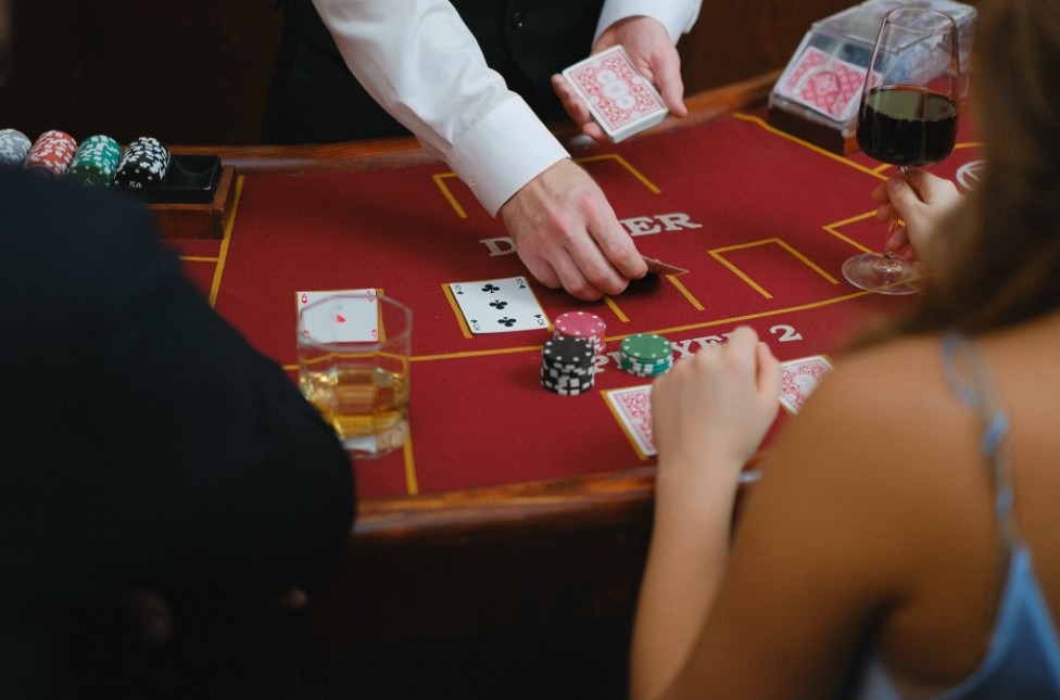 Best TV shows and Movies about gambling which will help you a lot